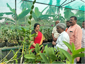 MP Smt. Daggubati Purandeswari Visits ICAR–DFR Regional Station, Applauds Floriculture Research Efforts