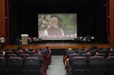 ICAR Institutes Organize Live Telecast of the Launch of PM Dhan Dhanya Krishi Yojana and Mission for Atmanirbharata in Pulses